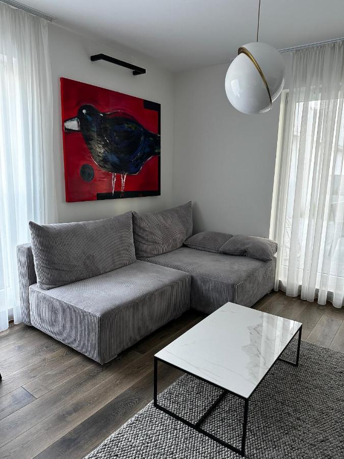 Apartament Vip Wola Warschau Buitenkant foto