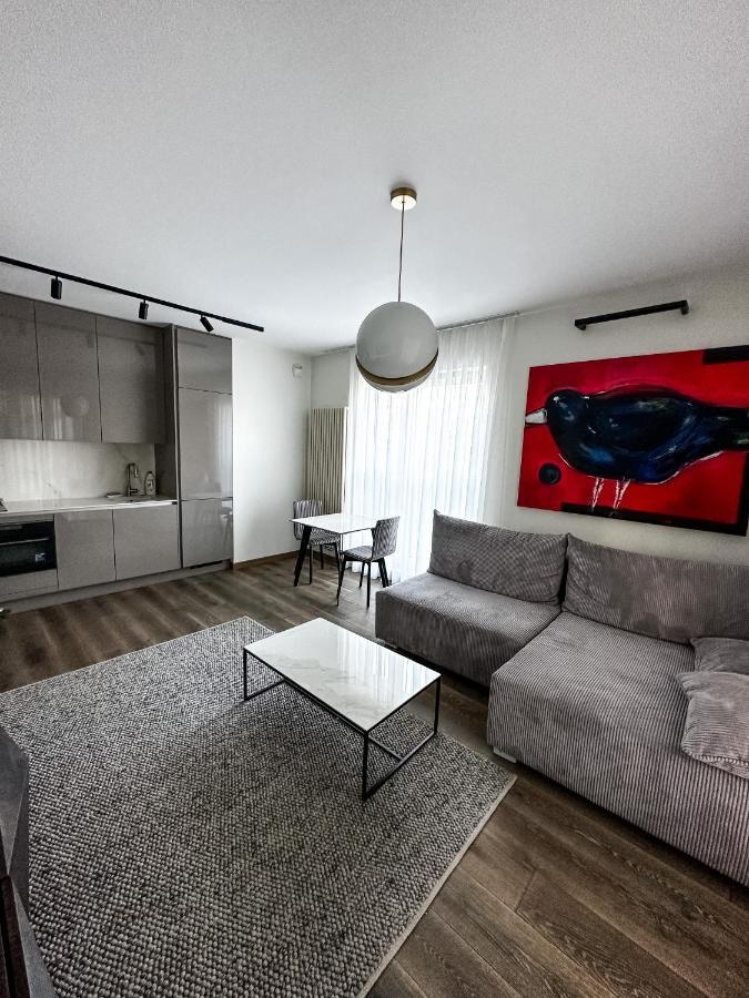 Apartament Vip Wola Warschau Buitenkant foto