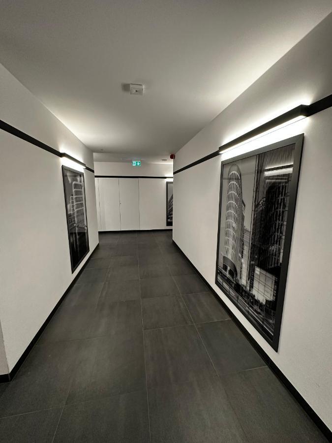 Apartament Vip Wola Warschau Buitenkant foto